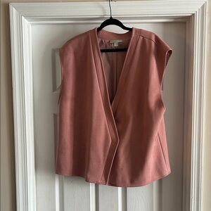 Ryegrass Sleeveless Wrap Front Shell in Dusty Rose